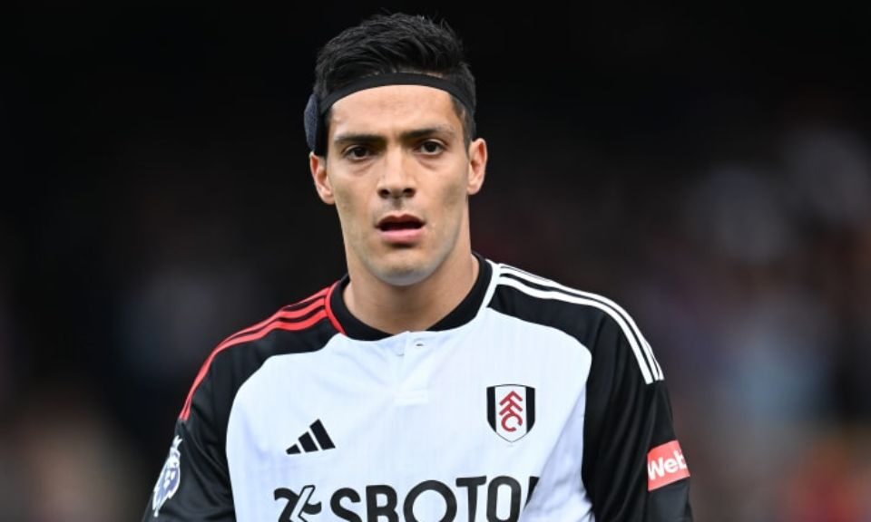 Raúl Jiménez sufrió una nueva lesión y estará de baja un tiempo importante con Fulham.