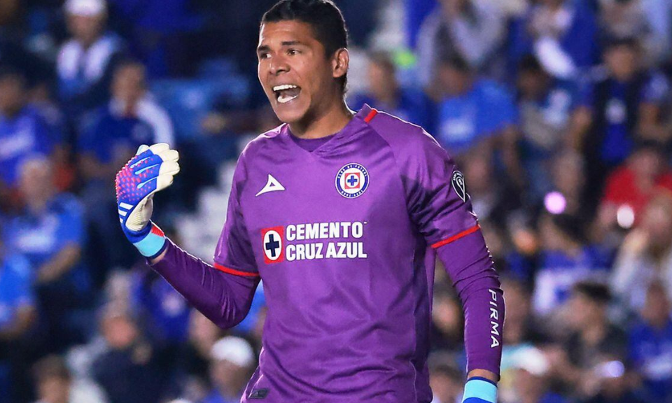 Kevin Mier sigue brillando en el Cruz Azul y ya es uno de los mejores porteros de la Liga MX.