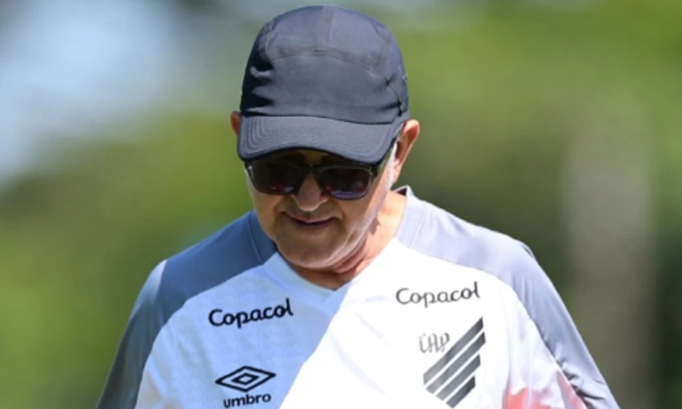 No arriesgan el centenario: Paranaense se cansó de Osorio y tomó una contundente decisión con el DT