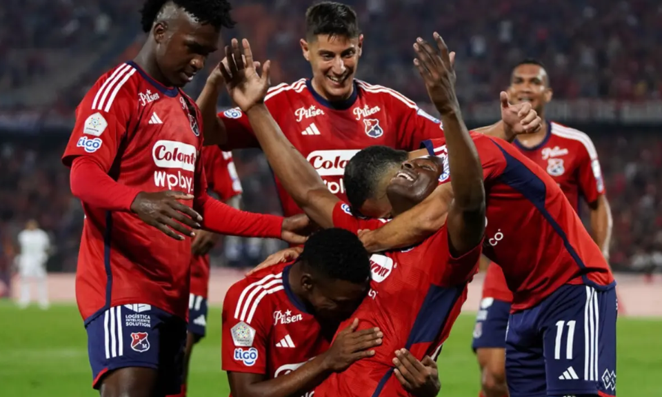 Independiente Medellín ya piensa a futuro y aseguro la renovación de uno de sus defensas.