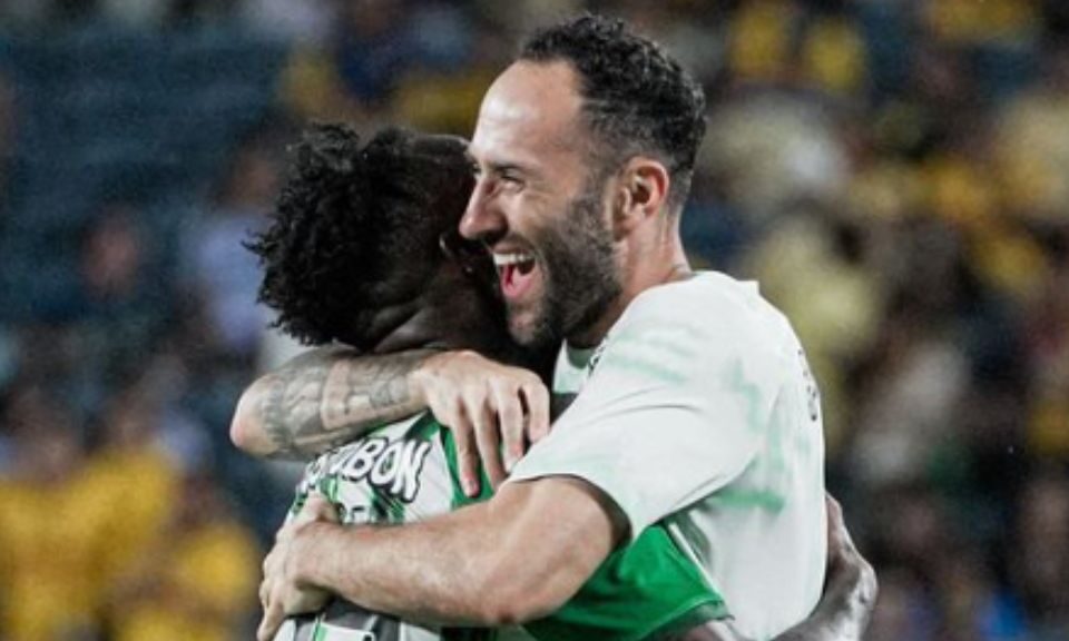 Lider absoluto: Así fue la arenga de David Ospina que emociona a los hinchas de Atlético Nacional