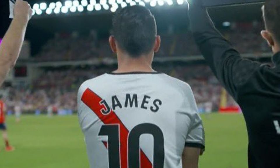 Volvió: Así recibió Vallecas a James Rodríguez en su debut en la Liga española