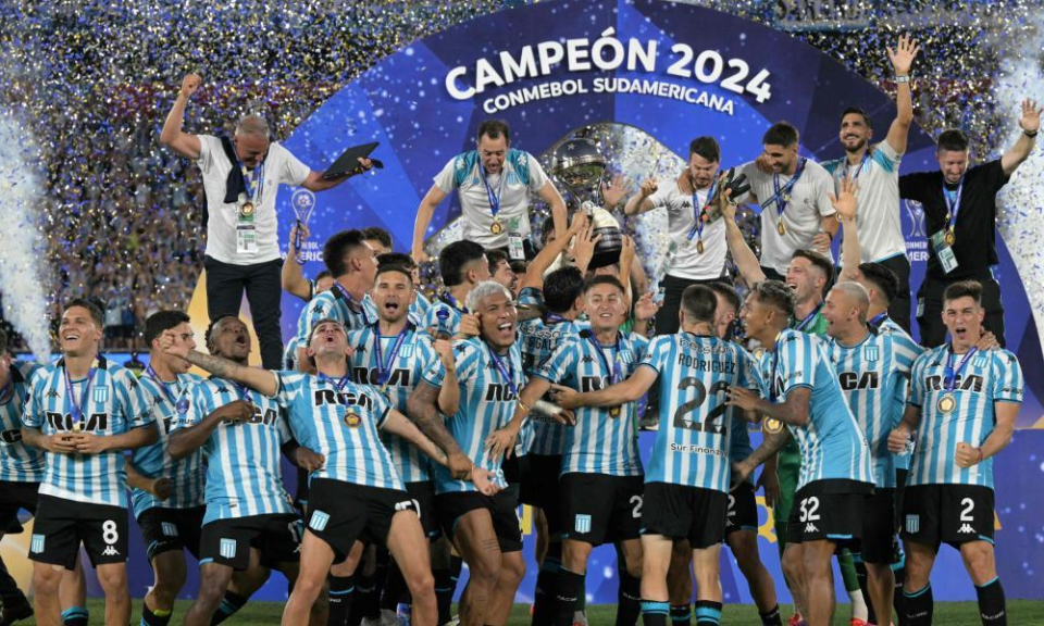 El colombiano campeón de sudamericana que saldría de Racing la siguiente temporada