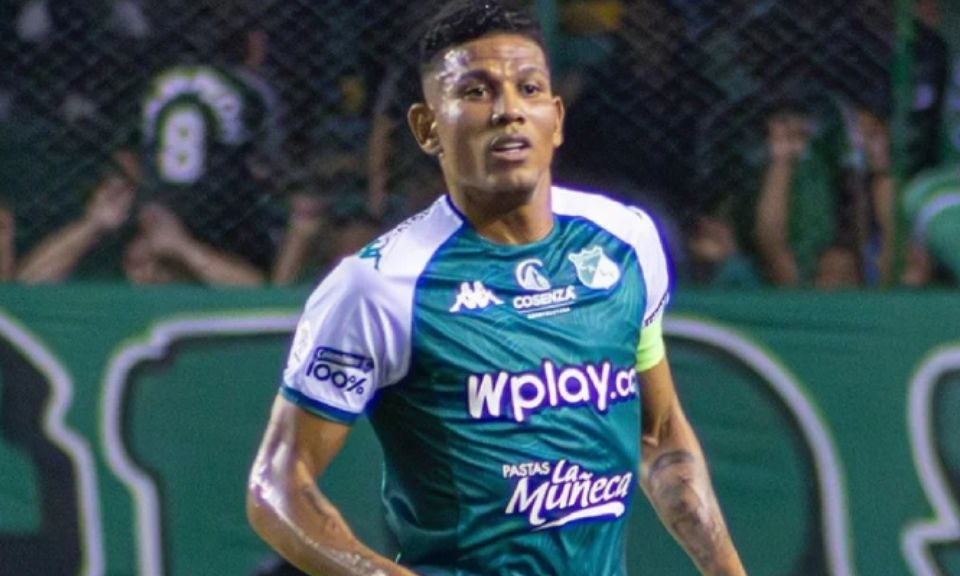 Oficial: Alexander Mejía definió su futuro para el 2025