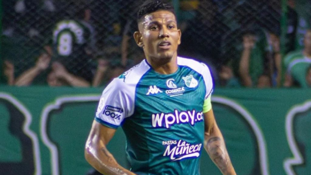 Oficial: Alexander Mejía definió su futuro para el 2025